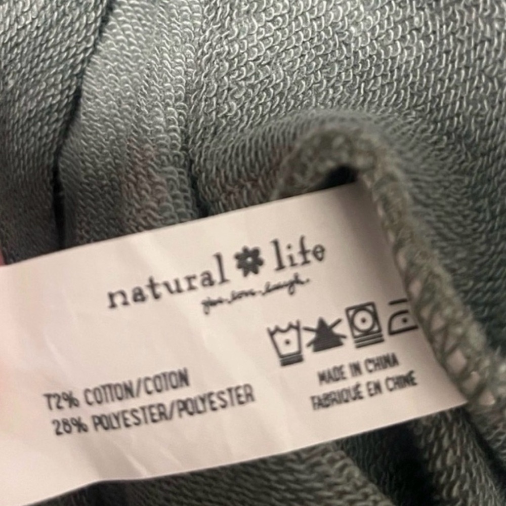 Natural Life Love Floral Print Sage Green Raglan Cropped Sweatshirt - Med - EUC - Picture 7 of 7